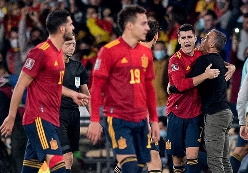 یاران رونالدو به پلی‌آف جام جهانی پرتاب شدند!