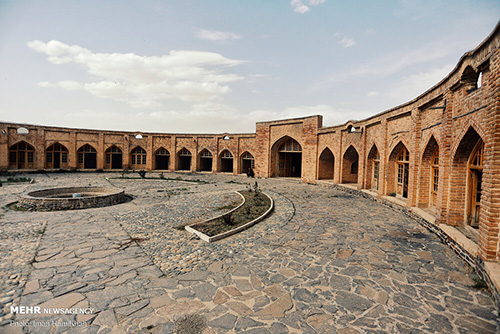 کاروانسرای تاج‌آباد در شهر تاریخی همدان