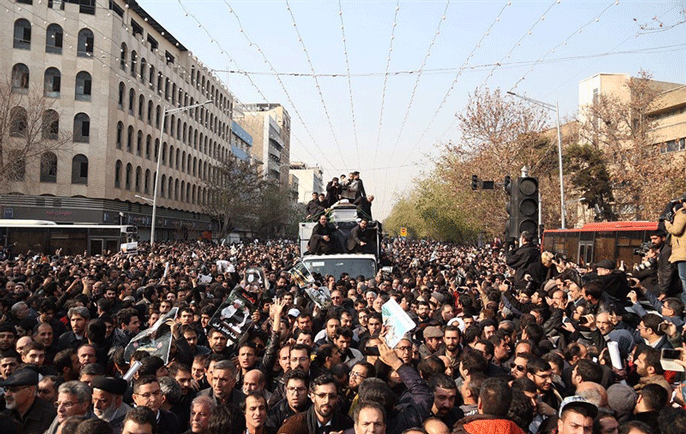 پیکر هاشمی رفسنجانی میان سیل جمعیت