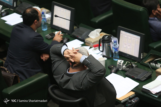 تصاویری از حاشیه های امروز مجلس