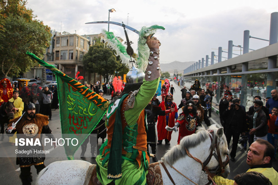 ورود نمادین کاروان حسینی به کربلا