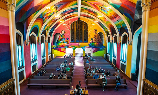 سرو «دود مقدس» در کلیسای ماری‌جوآنا