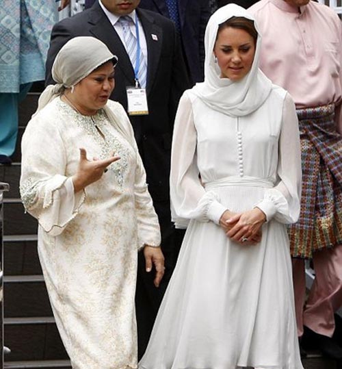 عروس خاندان سلطنتی در مسجد +عکس