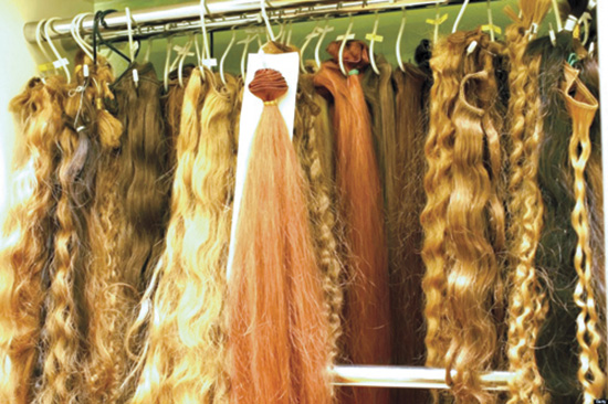 فروش «مو» در منوچهری؛ قصه‌ی گیس‌های بریده