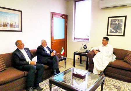 گفتگوی ظریف با وزیر اقتصاد پاکستان