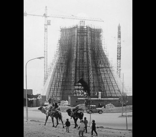 مراحل ساخت برج آزادی سال 1348 +عکس