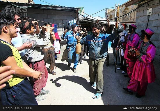 عکس: نوید بهار با «حاجی فیروز»