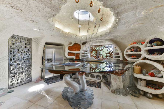 خانه عصر حجری Flintstones House با قیمتی نجومی