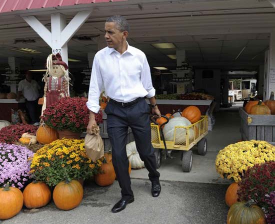 باراک اوباما در حال خرید سبزیجات!/ عکس