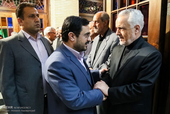عکس: احمدی نژاد در یادبود همسر رحیمی