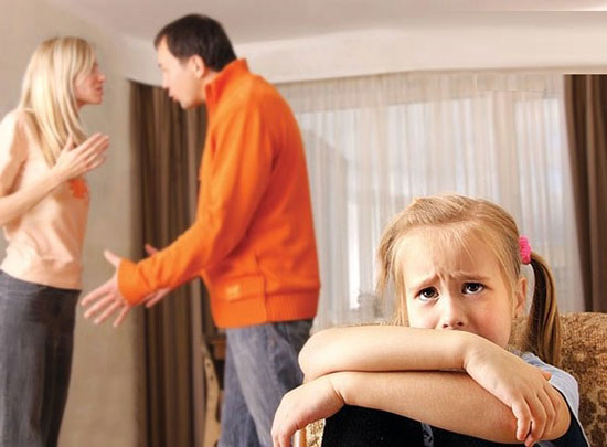 چگونه با کودک خود در مورد طلاق صحبت کنیم؟