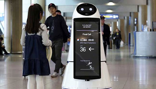 آغاز به کار ربات‌های راهنمای ال جی در فرودگاه‌ها