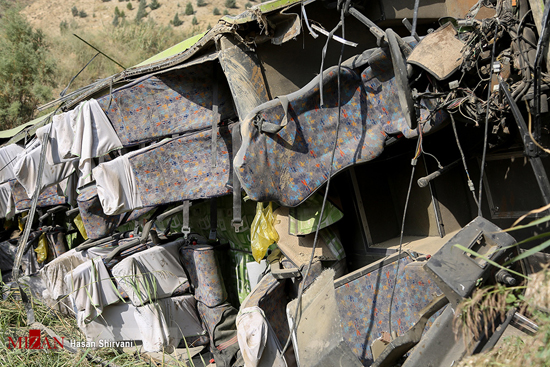 تصاویری از سقوط مرگبار اتوبوس به دره جاجرود