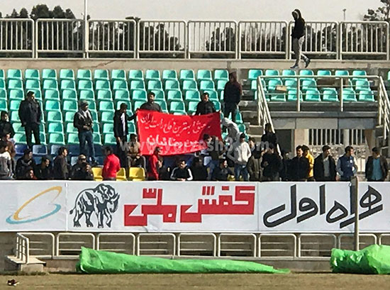 بنر عجیب در تمرین پرسپولیس