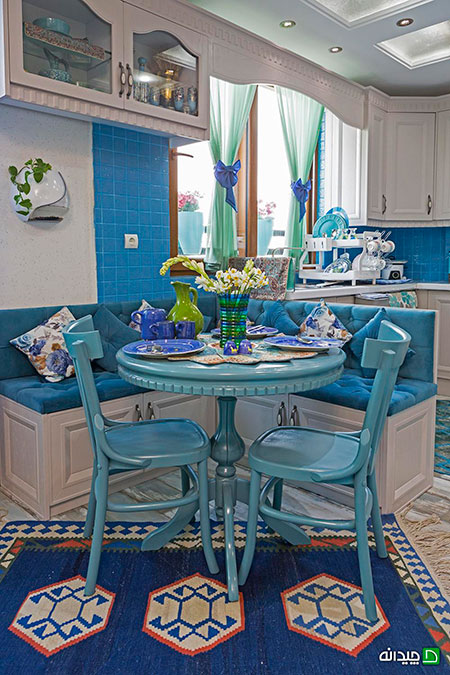 دکوراسیون آبی منزل؛ جسارت رنگ‌ها در خانه کاملیا و خانواده‌اش!