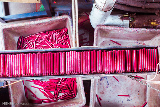 کارخانه تولید مداد رنگی +عکس