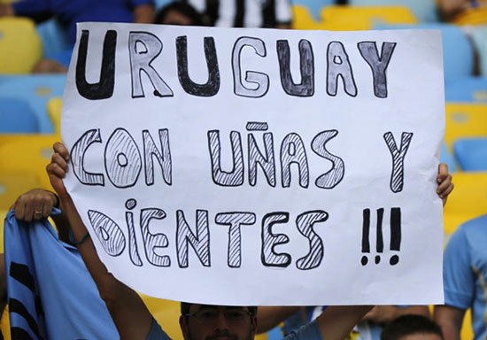 عکس: حمایت هوادارن اروگوئه از سوارز