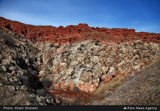 عکس: تپه های سرخگون «آغچم» در خلخال