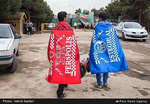 عکس: چادر زدن هواداران مقابل استادیوم