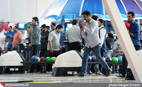 عکس: عادل فردوسی پور در مسابقات بولینگ