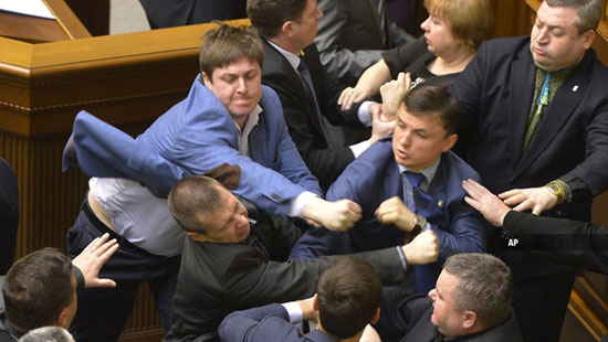 عکس: زد و خورد در پارلمان اوکراین