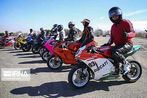 مسابقات موتورسواری بانوان