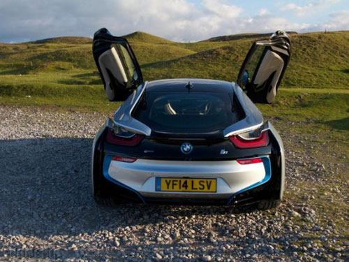 تصاویری از BMW i8؛ اسپرت رؤیایی هیبریدی بی ام دبلیو!