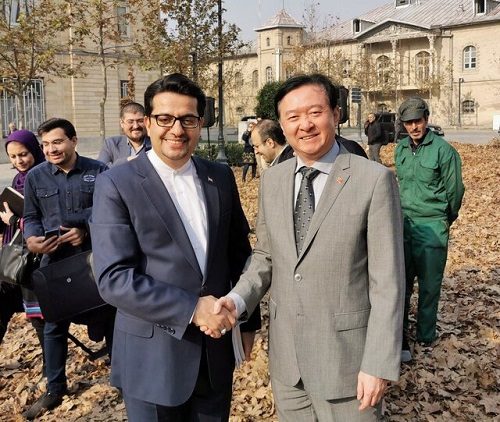 دیدار اتفاقی سفیر چین در ایران با موسوی