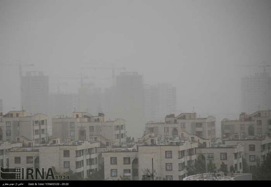 عکس: طوفان گرد و خاک در تهران