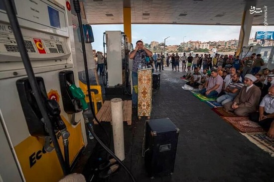 اقامه نماز جمعه در پمپ بنزین‌های لبنان