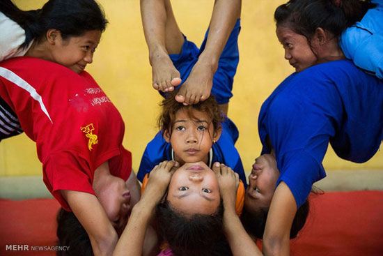 مدرسه حرکات نمایشی در کامبوج +عکس