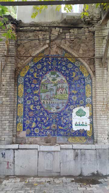 سرقت کاشی‌های قاجاری سقاخانه «نقاشی»