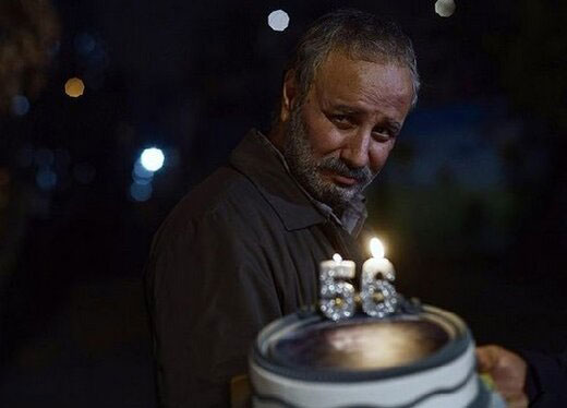 جشن تولد ۵۶‌سالگی جواد عزتی با چهره‌ شکسته