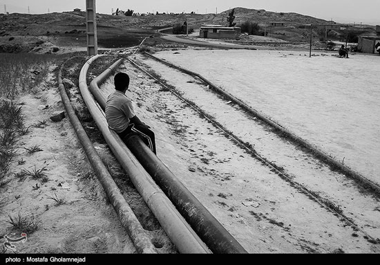 تصاویری از زندگی سخت نفت نشینان