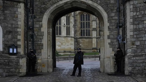 بازداشت یک فرد مسلح در کاخ ملکه انگلیس