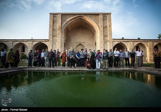 عکس: طبیعت‌ گردی هنرمندان در بهشهر