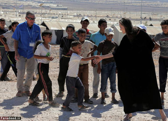 آنجلینا جولی در اردوگاه آوارگان سوری