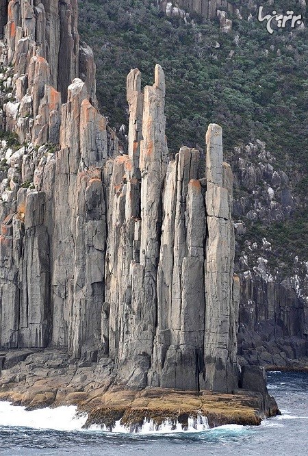 ستون های سنگی عظیم در ساحل تاسمانی