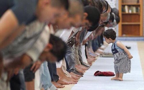 کودک نمازخوان، بهترین عکس رویترز
