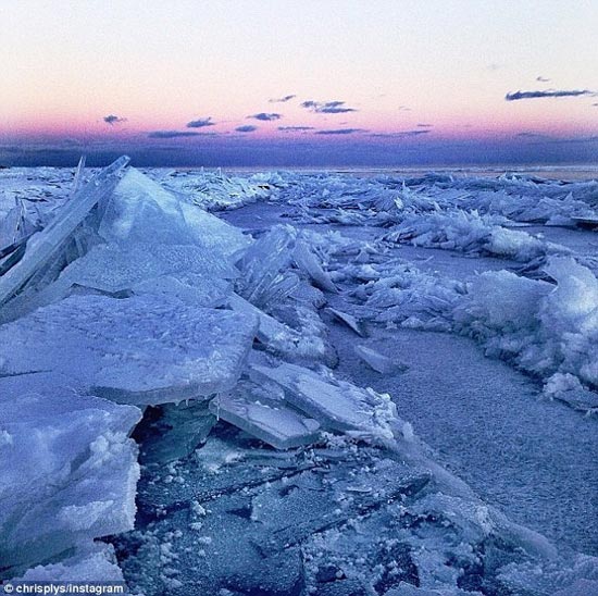 زیبایی های بی‌بدیل غارهای یخی