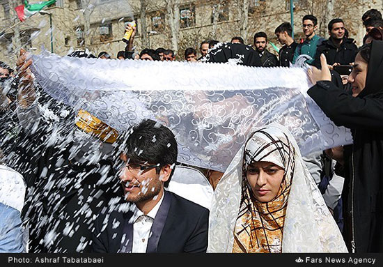 تصاویری از مراسم جشن ازدواج دانشجویی