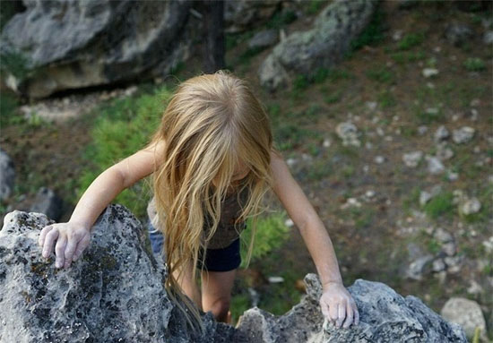 دختر 3 ساله‌‌ای که قله فتح می‌کند +عکس