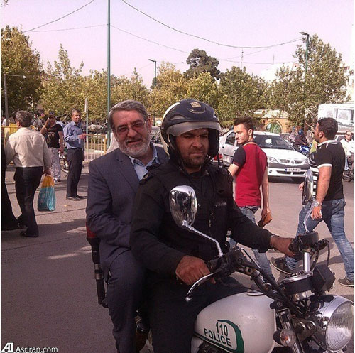 عکس: وزیر کشور ترک موتور سیکلت