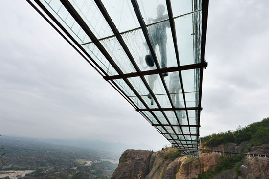 طولانی‌ترین پل شیشه ای جهان +عکس