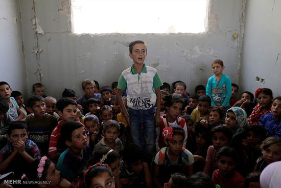 رفتن به مدرسه در مناطق جنگی سوریه‎