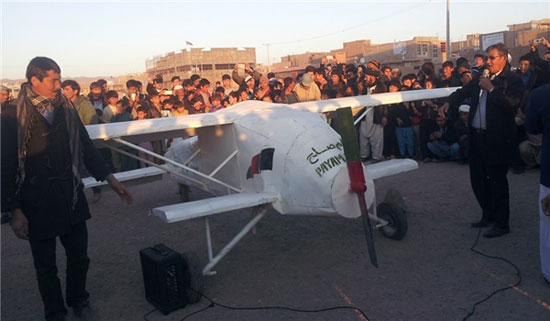 جوان افغان یک هواپیما ساخت +عکس