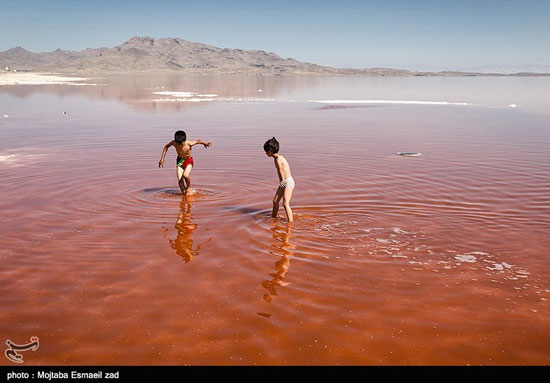 سُرخی دوباره دریاچه ارومیه در تابستان
