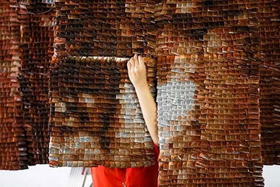 اثر هنری با استفاده از ۲۰ هزار چای کیسه‌ای!