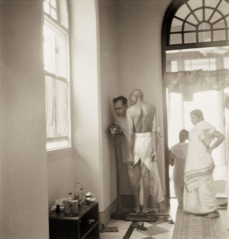 تصاویر کمیابی از ۱۰ سال آخر عمر گاندی