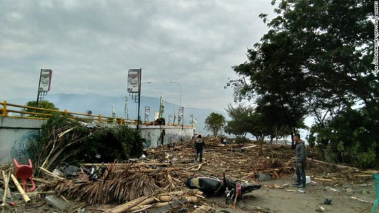 ۴۰۰ کشته در زلزله و سونامی اندونزی